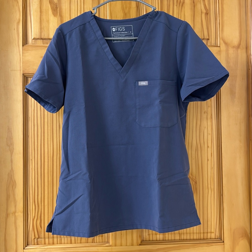 FIGS Catarina One-Pocket Scrub Top